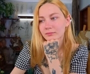 uvrays999 is a 25 year old female webcam sex model.