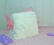 sara_lopee1 is a 19 year old female webcam sex model.