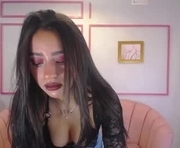 mia_ponce_a is a 18 year old female webcam sex model.