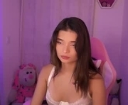 jenniekim777 is a 21 year old female webcam sex model.