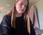 stefaniyaaa is a 20 year old female webcam sex model.