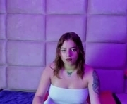 dakota_cooper_ is a 20 year old female webcam sex model.