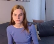 noradunn is a 18 year old female webcam sex model.