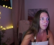 emmalyim is a 19 year old female webcam sex model.
