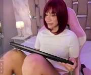 zharaluxie is a 19 year old female webcam sex model.