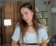 geniafrend is a 18 year old female webcam sex model.