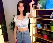skyemcguire is a 18 year old female webcam sex model.