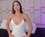 sofiewild_ is a 19 year old female webcam sex model.