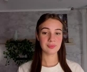 erindewyer is a 18 year old female webcam sex model.