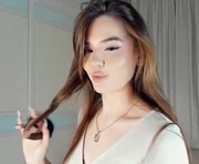 adelinarbistic is a 18 year old female webcam sex model.
