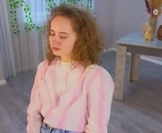 cutelunette is a  year old female webcam sex model.