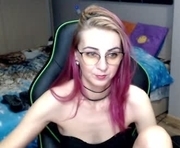 denysya is a 34 year old female webcam sex model.