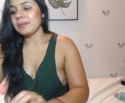 miadanielss is a  year old female webcam sex model.