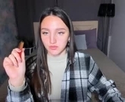 luisaheeey is a 19 year old female webcam sex model.