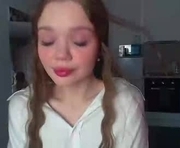 soft_lavender is a 19 year old female webcam sex model.