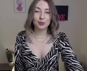 milisa_slim is a 20 year old female webcam sex model.