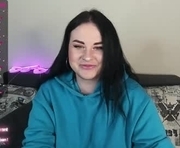 pollyhollyy is a 25 year old female webcam sex model.