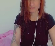 skarlett2072 is a  year old female webcam sex model.