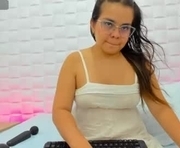 ayla13_ is a 19 year old female webcam sex model.