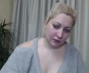 ohsweetiren is a 32 year old female webcam sex model.