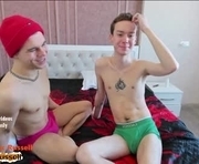 max_russell is a 19 year old male webcam sex model.