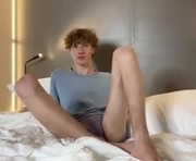 swoopyboy is a  year old male webcam sex model.