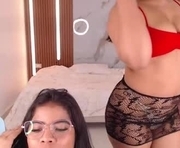 lunagomez25_ is a 19 year old couple webcam sex model.