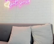 scarlet__queen_ is a  year old female webcam sex model.