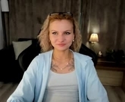 cameron_loving is a 20 year old female webcam sex model.