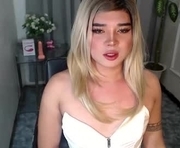 julia_emmerson is a 20 year old shemale webcam sex model.