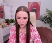 wildhoney_xo is a 19 year old female webcam sex model.