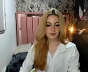 dove_moore is a  year old female webcam sex model.