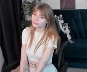 sophielumen is a  year old female webcam sex model.