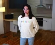 inellcanty is a 18 year old female webcam sex model.