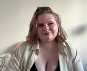 briannakiss21 is a  year old female webcam sex model.