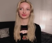 hypno_eyes_babe is a 18 year old female webcam sex model.