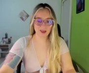 dahia888 is a 20 year old female webcam sex model.