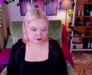 crumble_cookies is a 19 year old female webcam sex model.