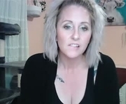 joliexx41 is a 41 year old female webcam sex model.