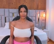 halley_berry_18 is a 18 year old female webcam sex model.