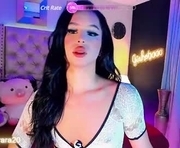 giiahotxxx is a 18 year old shemale webcam sex model.