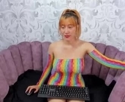 lissa_kim_ is a 19 year old female webcam sex model.