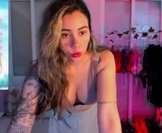 tawnycox is a 24 year old female webcam sex model.
