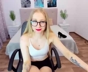 milanahaley is a 18 year old female webcam sex model.