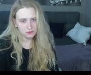 mindiys is a 19 year old female webcam sex model.