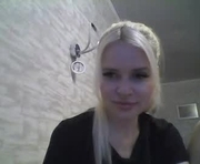 blondie_swan is a 28 year old female webcam sex model.