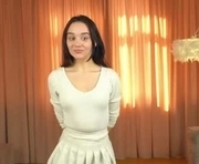 jodygloss is a 18 year old female webcam sex model.