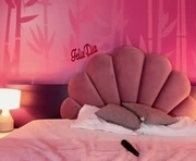 lezy_ is a 24 year old female webcam sex model.