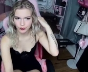 lil__bunny2005 is a 19 year old female webcam sex model.