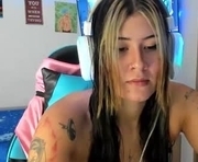pannciito_uwu is a 26 year old female webcam sex model.